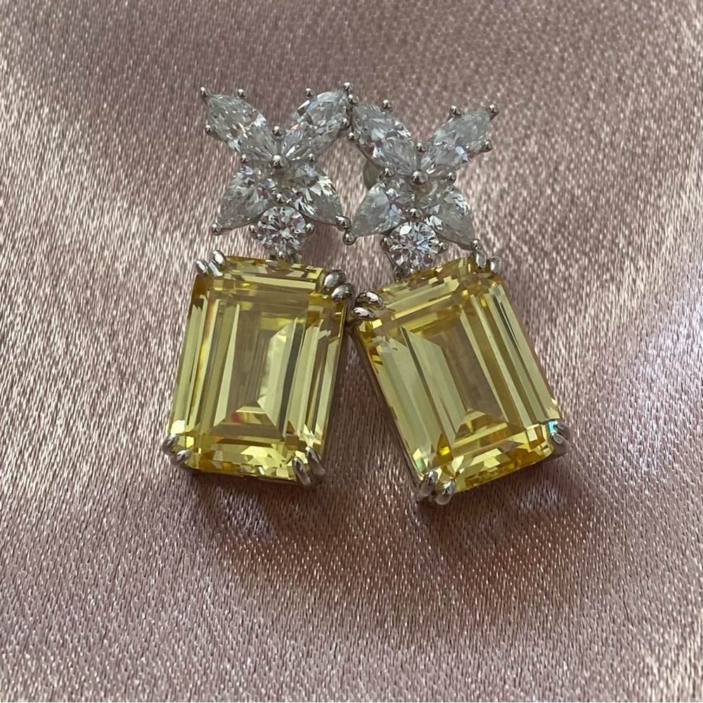 Sparkling Sterling Silver 925 yellow white stone shiny and sparkly
